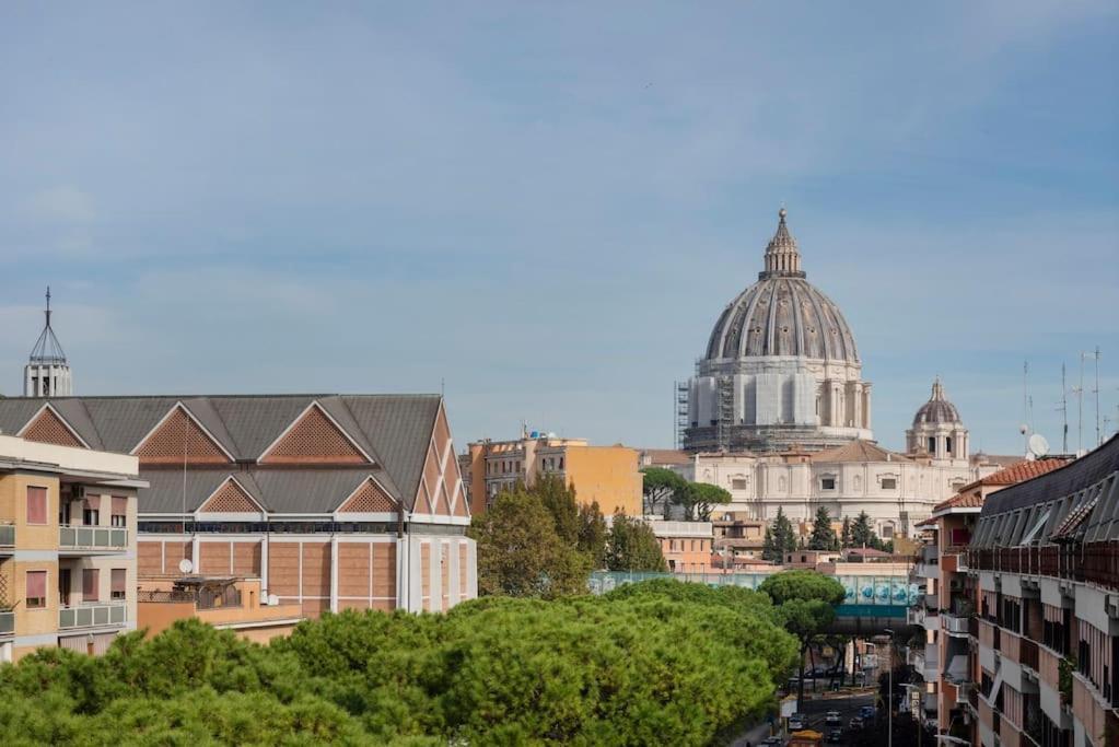 Apartment Vatican Dome View